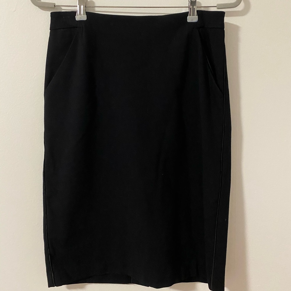 Business skirt with pockets